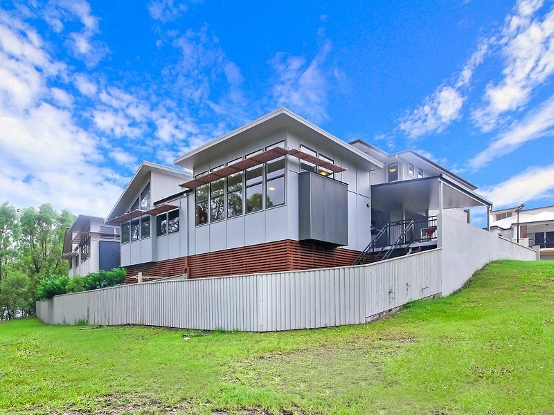 Mount Ommaney QLD 4074