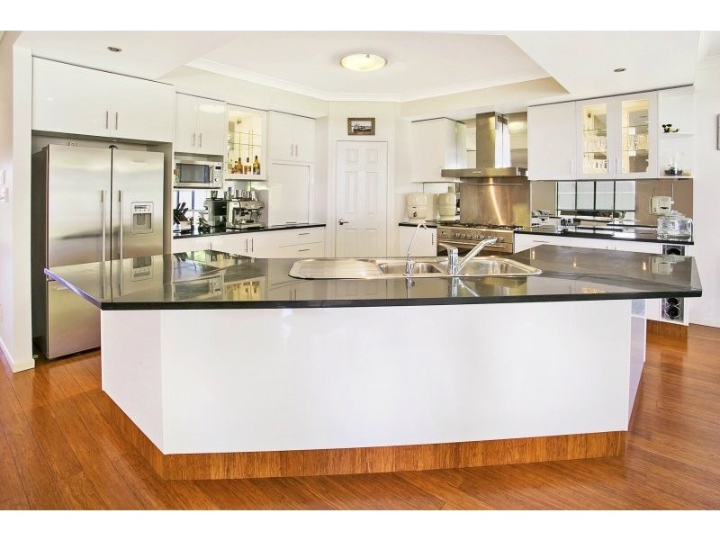 Seventeen Mile Rocks QLD 4073