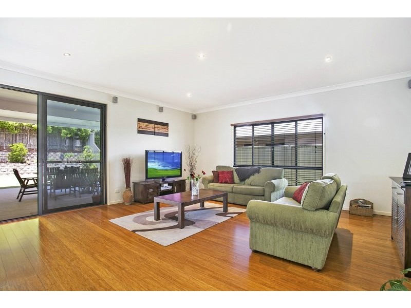 Seventeen Mile Rocks QLD 4073