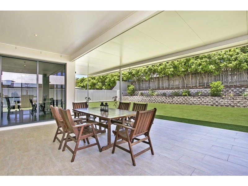 Seventeen Mile Rocks QLD 4073