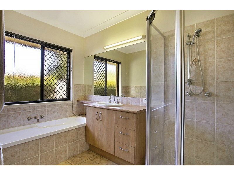 Seventeen Mile Rocks QLD 4073