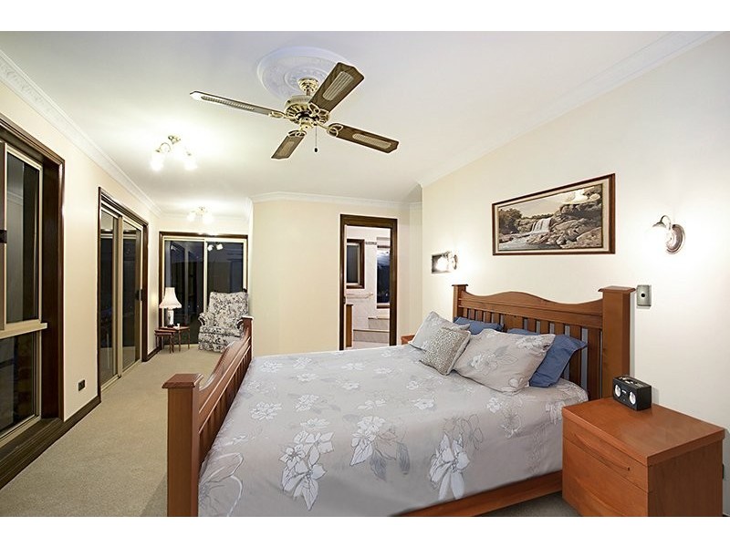 10 Gregory Court, Mount Ommaney QLD 4074