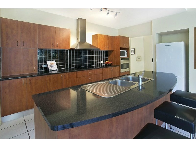 Seventeen Mile Rocks QLD 4073