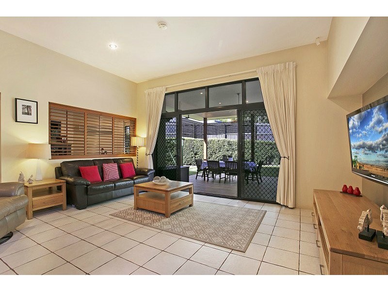 Seventeen Mile Rocks QLD 4073