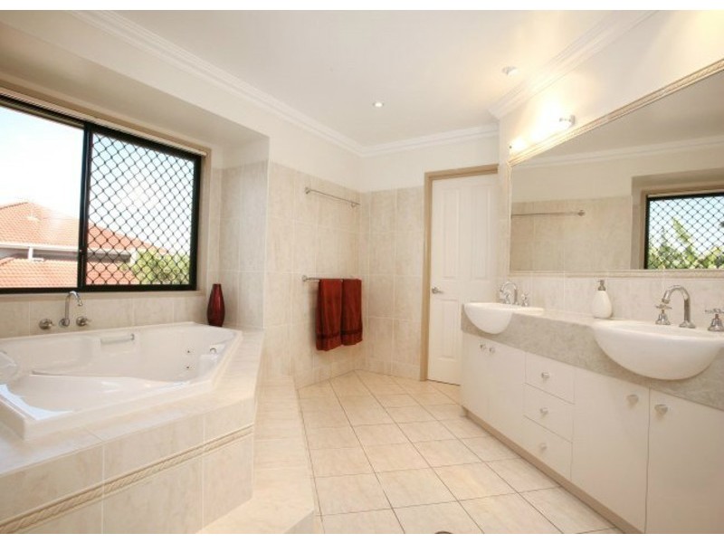 12 Claudia Court, Sinnamon Park QLD 4073