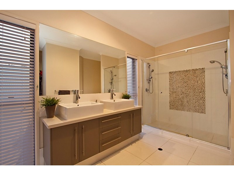 Sinnamon Park QLD 4073