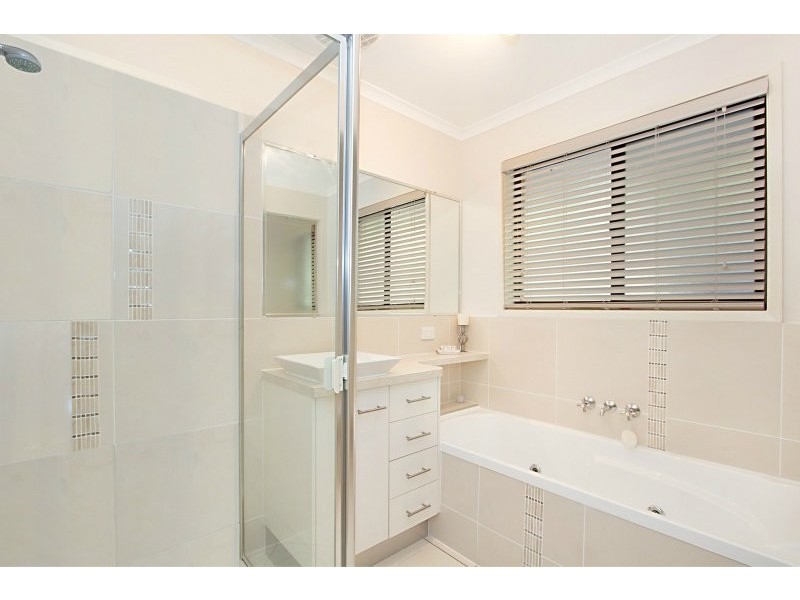 14 Coomb St, Seventeen Mile Rocks QLD 4073