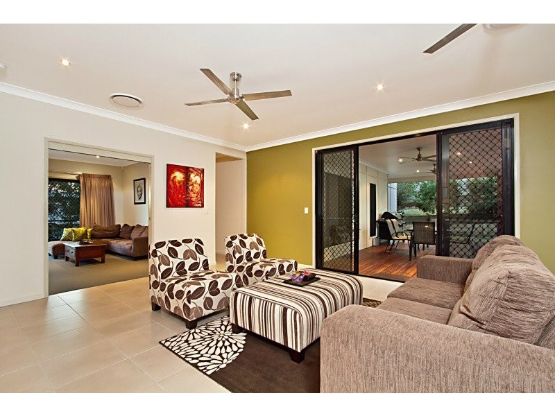 Seventeen Mile Rocks QLD 4073