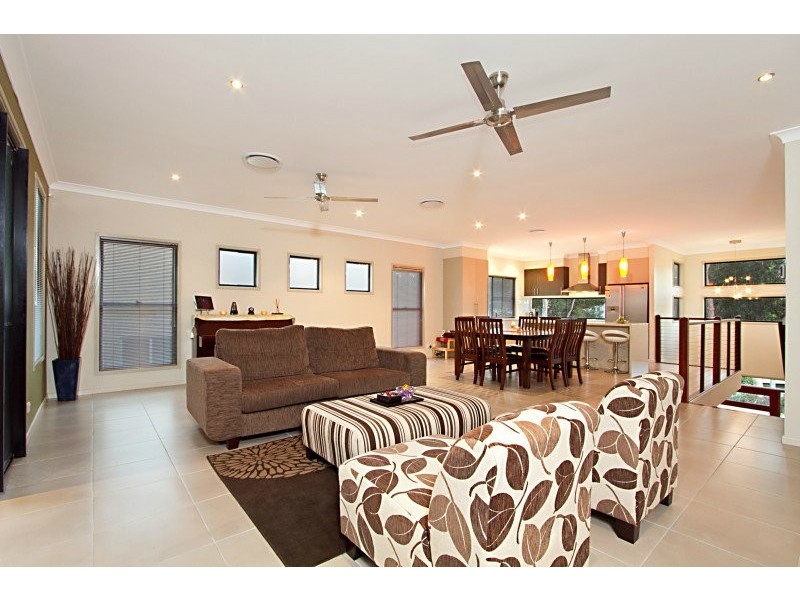 Seventeen Mile Rocks QLD 4073