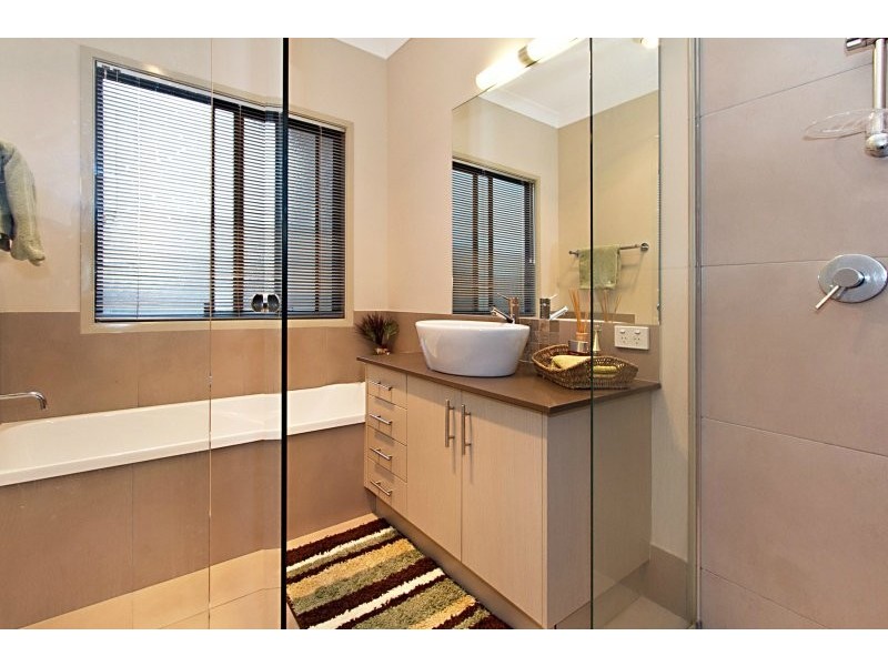 Seventeen Mile Rocks QLD 4073