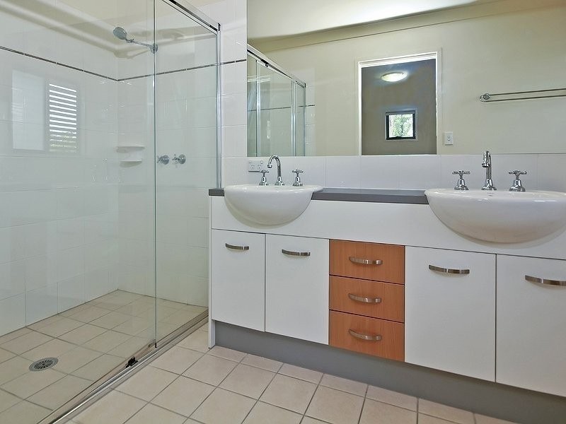 Mount Ommaney QLD 4074