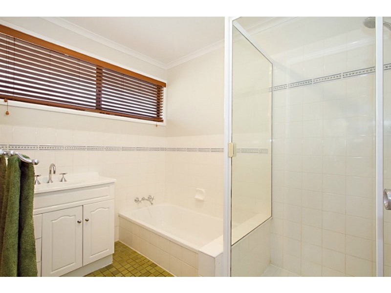 Seventeen Mile Rocks QLD 4073