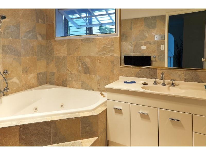 Mount Ommaney QLD 4074