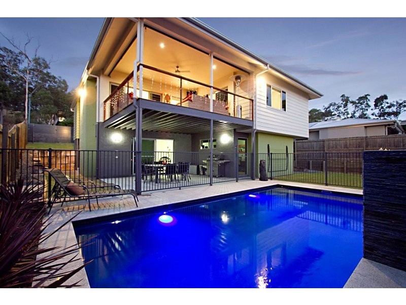 Seventeen Mile Rocks QLD 4073