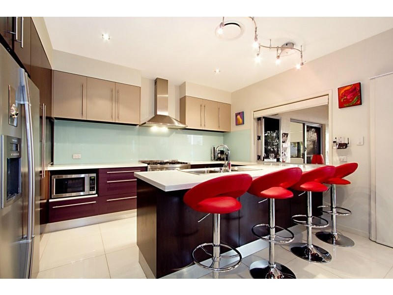 Seventeen Mile Rocks QLD 4073