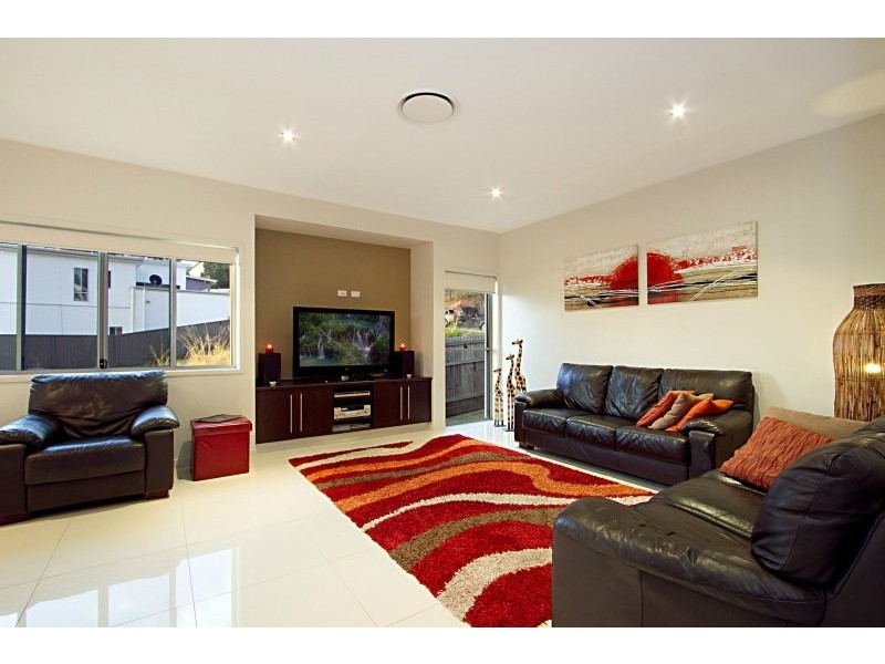 Seventeen Mile Rocks QLD 4073