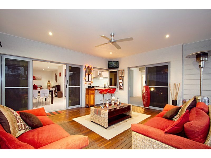 Seventeen Mile Rocks QLD 4073