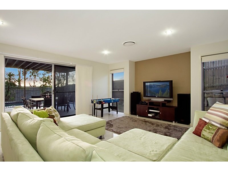 Seventeen Mile Rocks QLD 4073