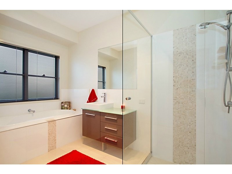 Seventeen Mile Rocks QLD 4073