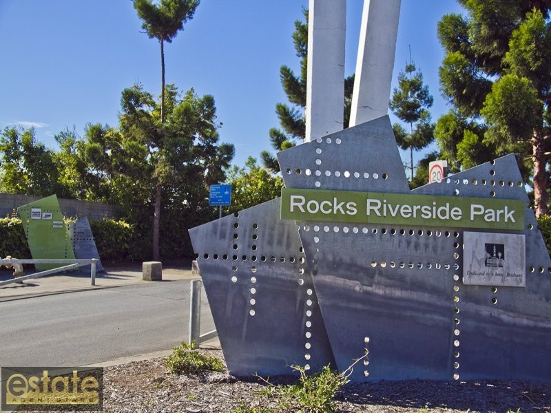 Seventeen Mile Rocks QLD 4073