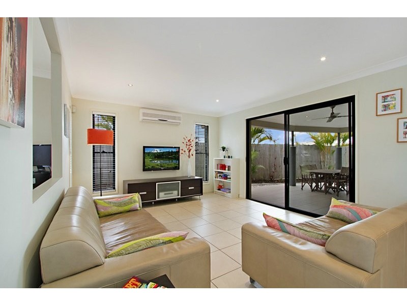 Seventeen Mile Rocks QLD 4073