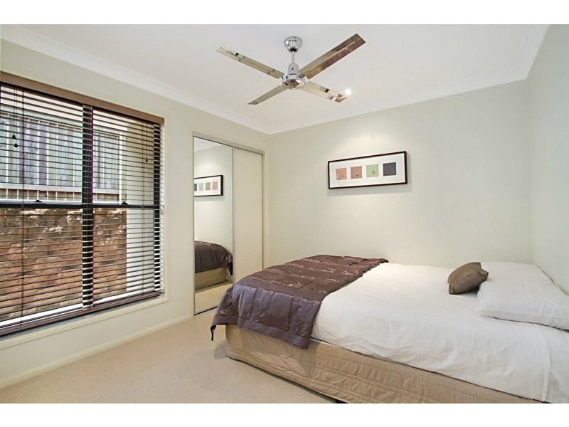 Seventeen Mile Rocks QLD 4073