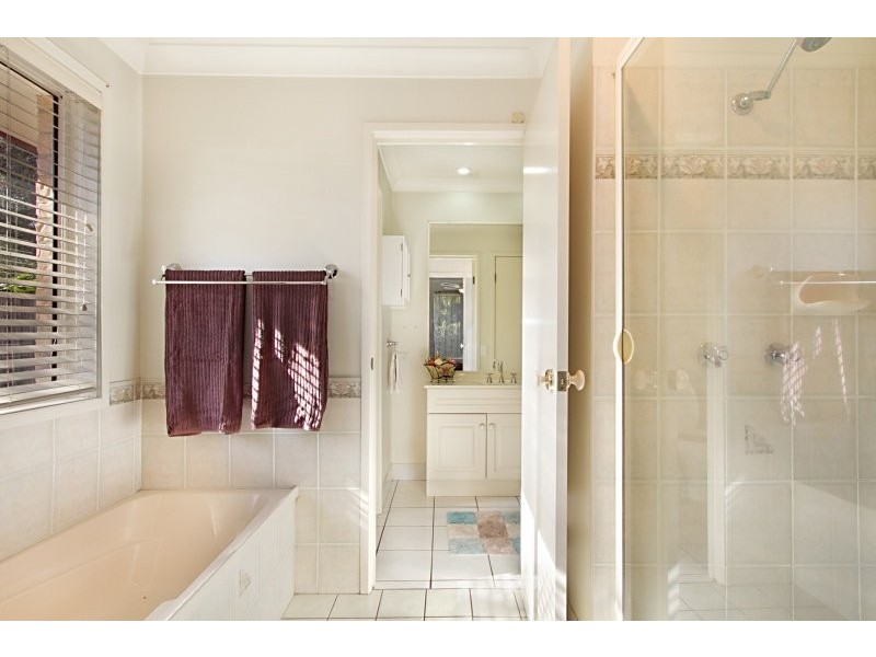 Seventeen Mile Rocks QLD 4073