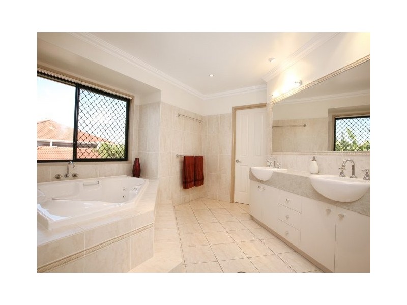 Sinnamon Park QLD 4073