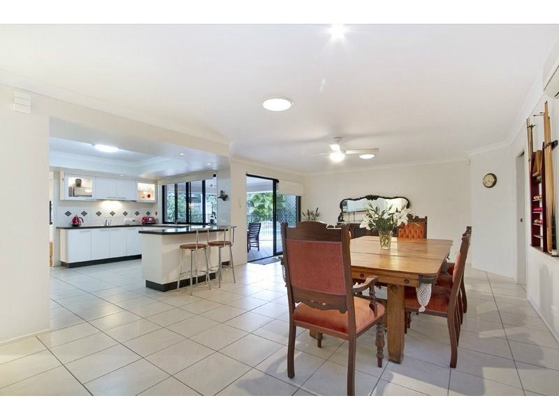 Seventeen Mile Rocks QLD 4073