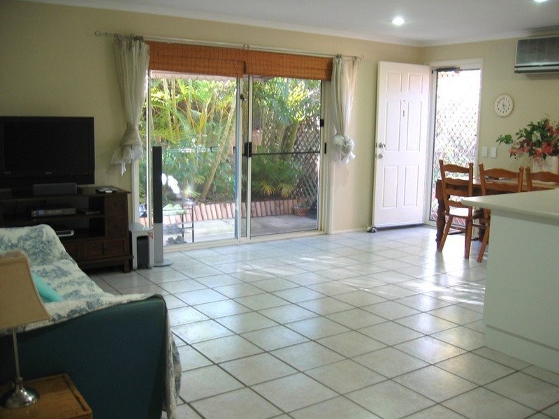 1/52 Village Way, Oxenford QLD 4210