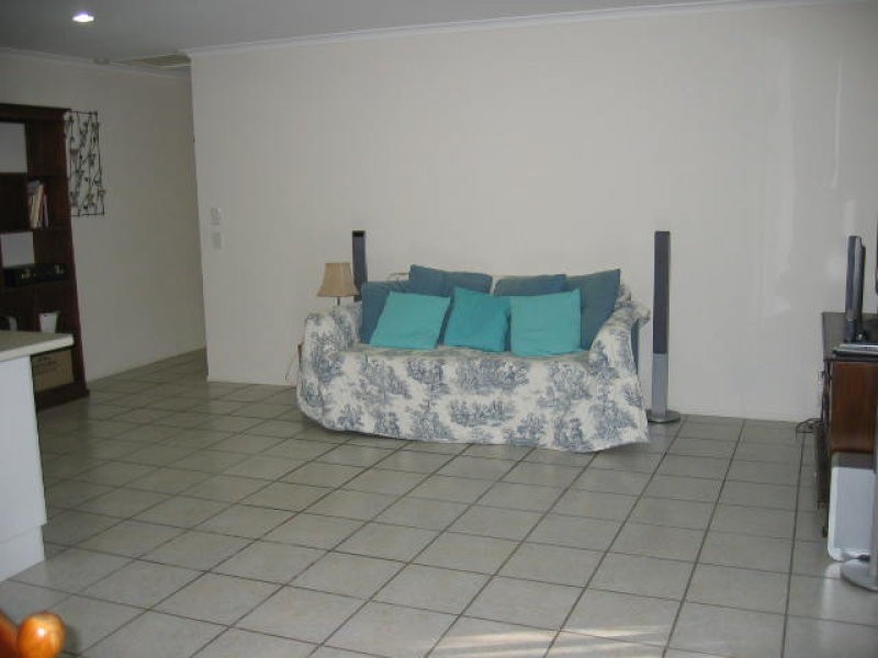 1/52 Village Way, Oxenford QLD 4210