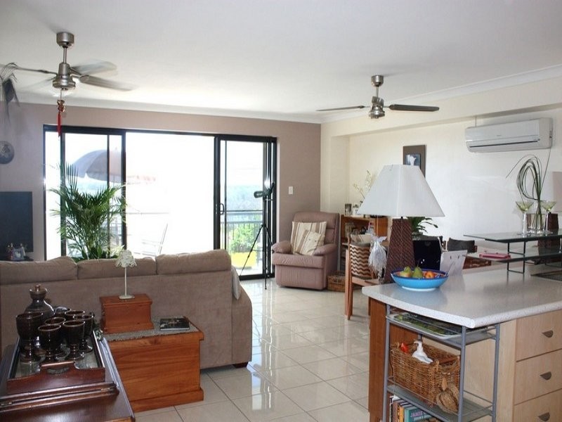 327/398 Marine Parade, Labrador QLD 4215
