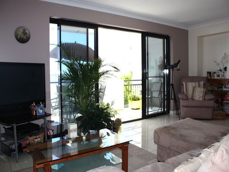 327/398 Marine Parade, Labrador QLD 4215