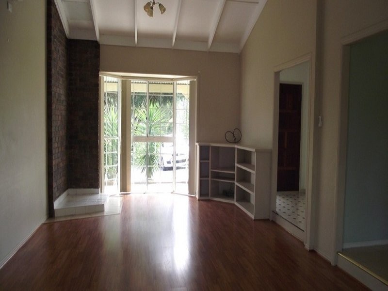 16 Connemara Road, Gaven QLD 4211