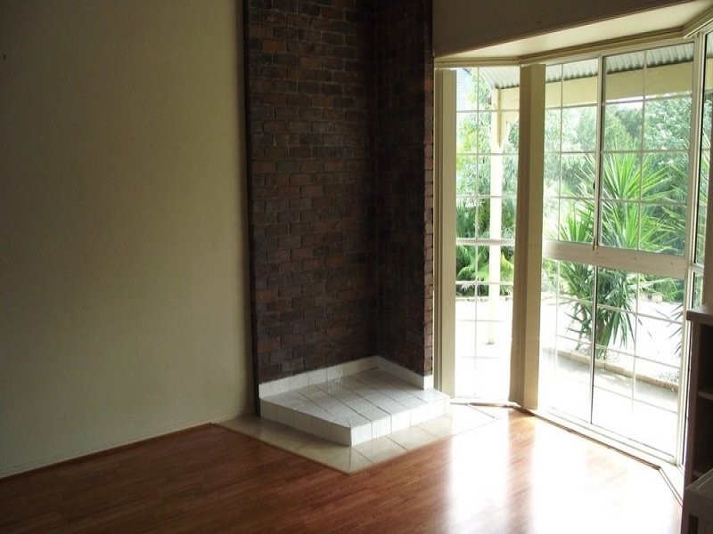 16 Connemara Road, Gaven QLD 4211