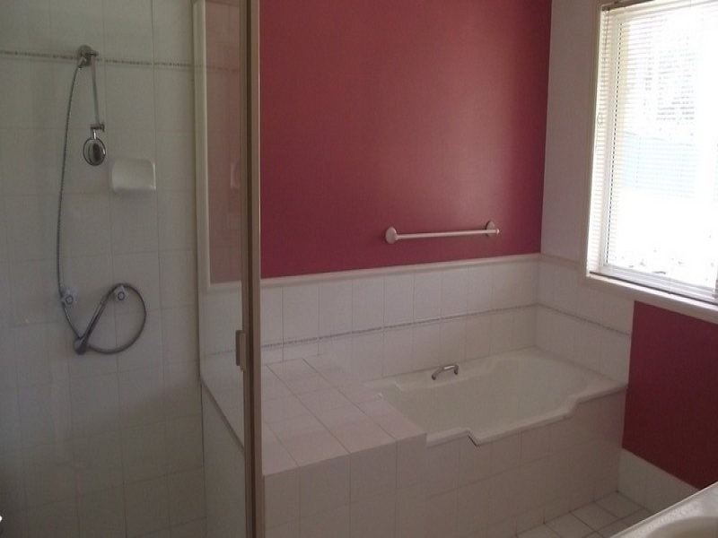 16 Connemara Road, Gaven QLD 4211