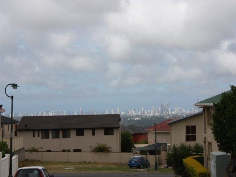 15 Ballah Crescent, Highland Park QLD 4211