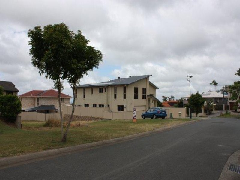 15 Ballah Crescent, Highland Park QLD 4211