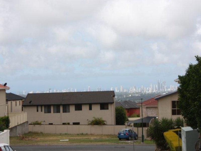 15 Ballah Crescent, Highland Park QLD 4211