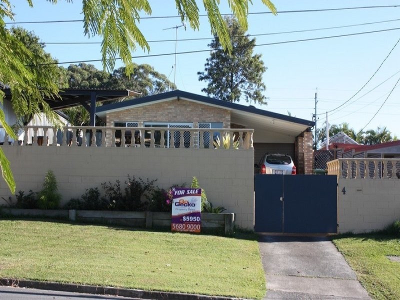 4 Kinarra Street, Ashmore QLD 4214