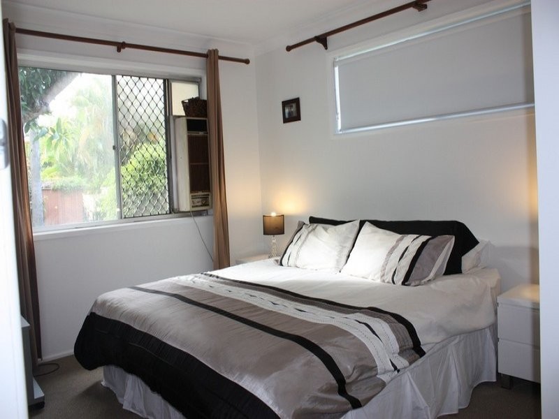 4 Kinarra Street, Ashmore QLD 4214