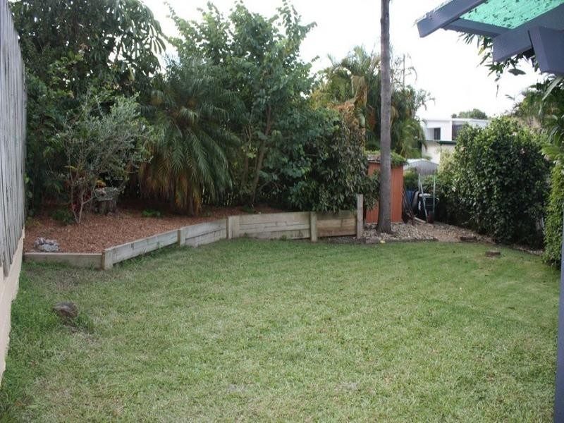 4 Kinarra Street, Ashmore QLD 4214