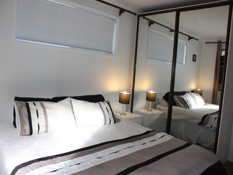 4 Kinarra Street, Ashmore QLD 4214