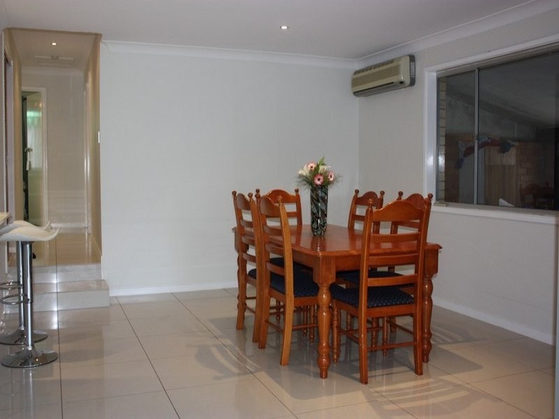 4 Kinarra Street, Ashmore QLD 4214