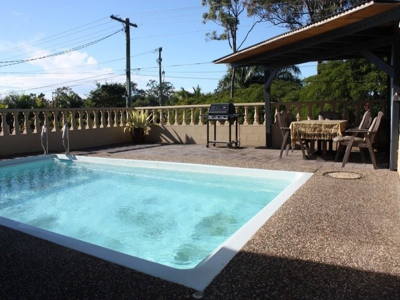 4 Kinarra Street, Ashmore QLD 4214