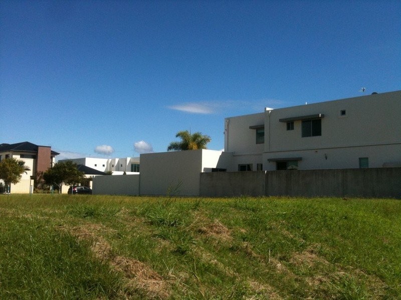 88 Sir Bruce Small Boulevard, Benowa QLD 4217