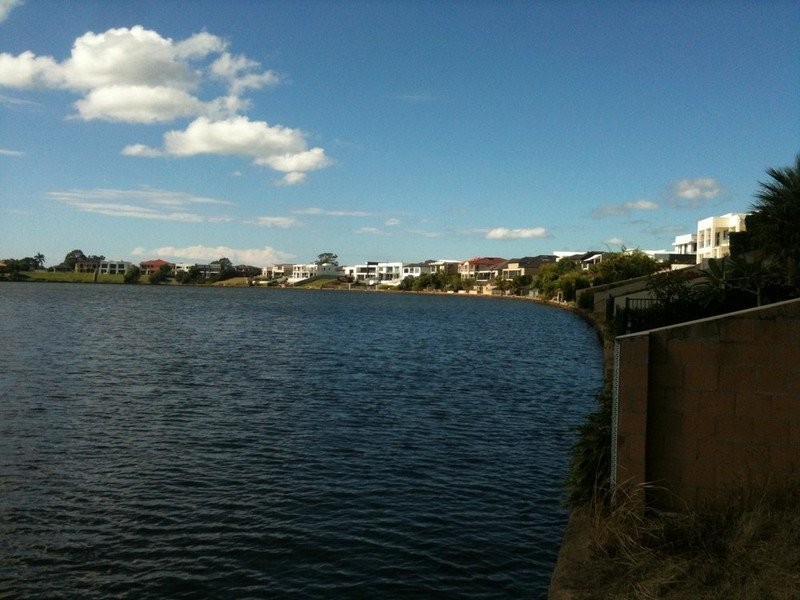 88 Sir Bruce Small Boulevard, Benowa QLD 4217