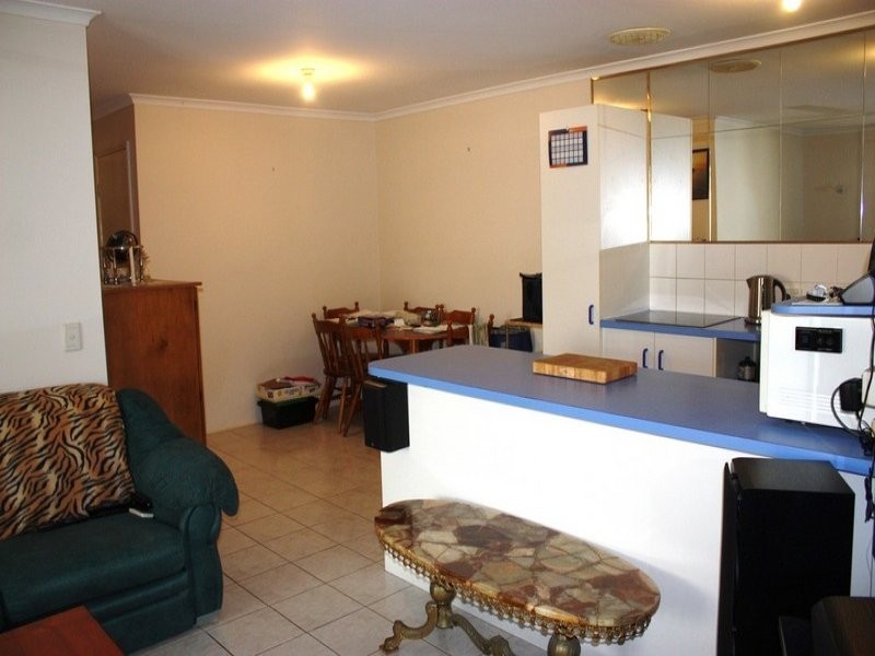 2/60 Village Way, Oxenford QLD 4210