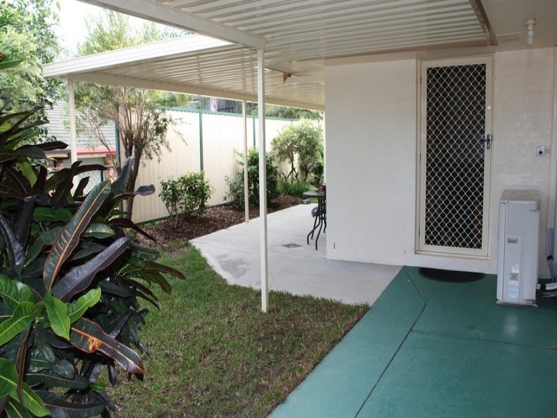 2/60 Village Way, Oxenford QLD 4210