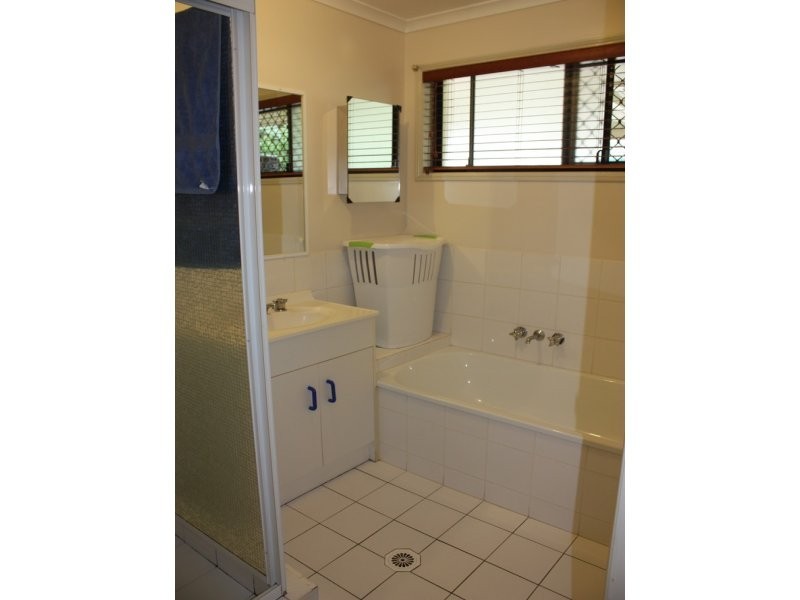 2/60 Village Way, Oxenford QLD 4210